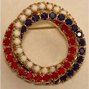 Vintage BROOCH red white and blue 
rhinestone gold Eternity stacked wreath PIN